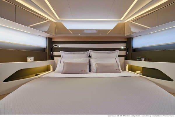 2025 Jeanneau DB 43 OB