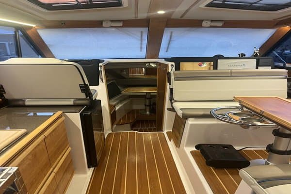 2018 Cutwater C28