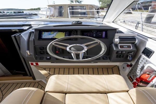 2026 Nimbus 305 Drophead