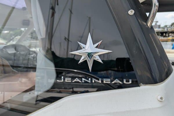 2017 Jeanneau null
