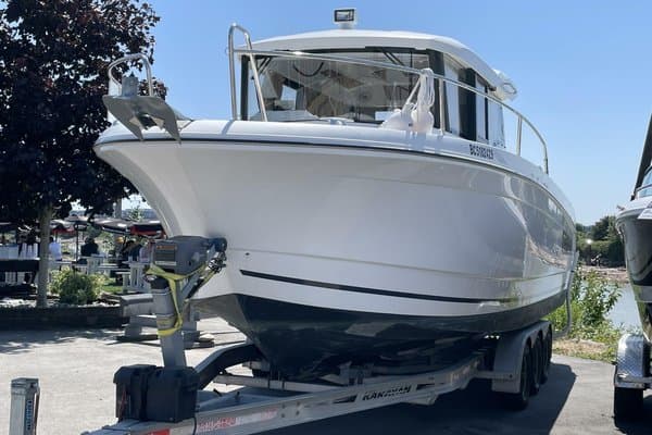 2016 Jeanneau Merry Fisher 855 Marlin