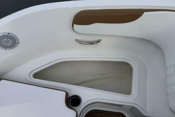 2021 Bayliner VR6