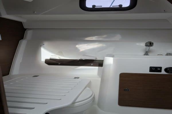 2024 Jeanneau NC 795 Series 2