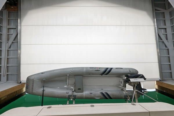 1999 Cruisers Yachts 3585 Flybridge