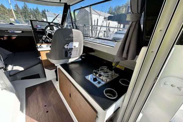 2021 Jeanneau NC 795 S2