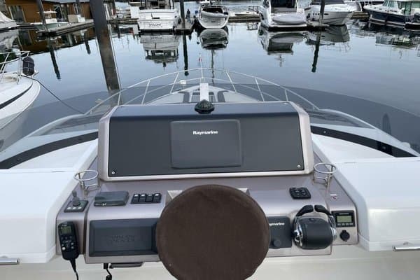 2017 Galeon 430 Skydeck