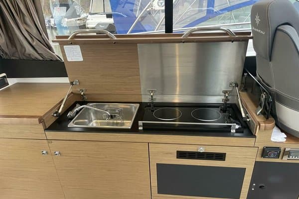 2017 Jeanneau NC 11