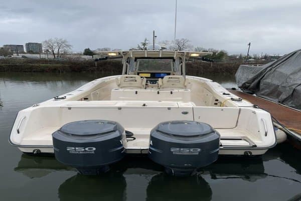 2006 Grady-White 306 Bimini