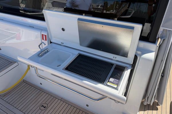 2026 Nimbus 495 Flybridge