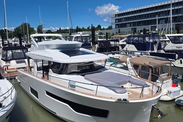 2026 Nimbus 495 Flybridge