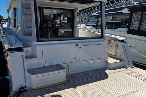 2026 Nimbus 495 Flybridge