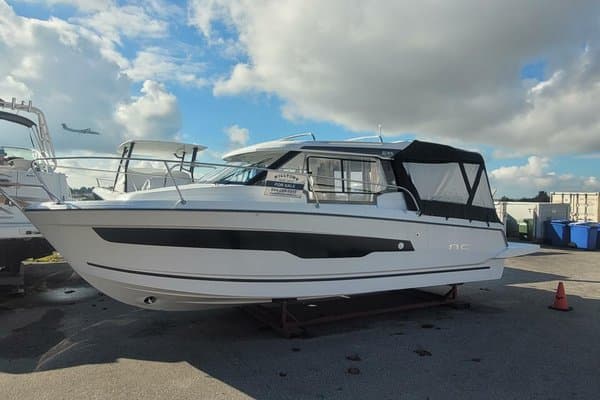 2026 Jeanneau NC 695 S2