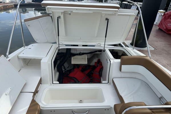 2021 Bayliner VR6