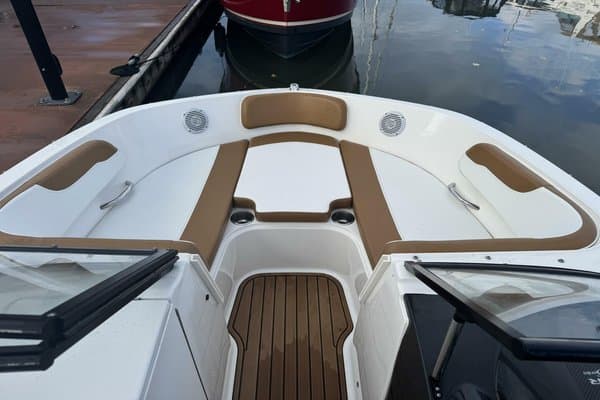2021 Bayliner VR6