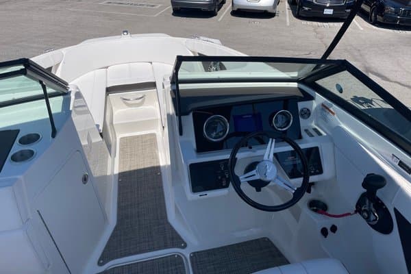 2021 Sea Ray SPX 210