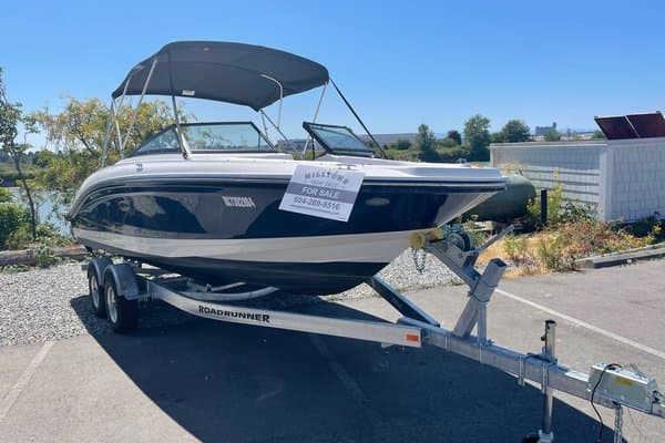 2021 Sea Ray SPX 210
