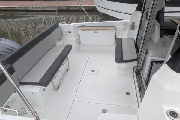 2022 Jeanneau NC 795 S2 