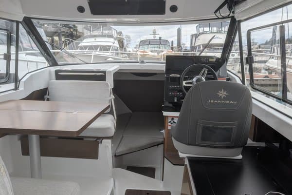 2022 Jeanneau NC 795 S2 
