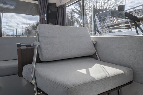 2021 Jeanneau 895 Sport