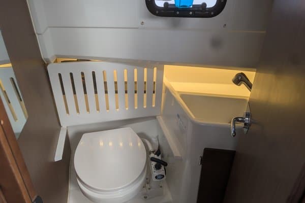 2021 Jeanneau 895 Sport