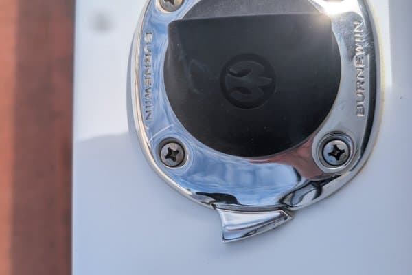 2021 Jeanneau 895 Sport