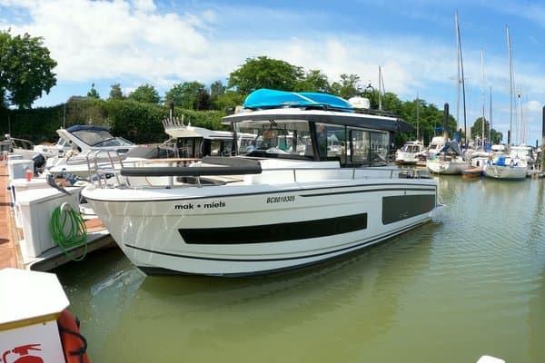 2022 Jeanneau NC 895 Sport 