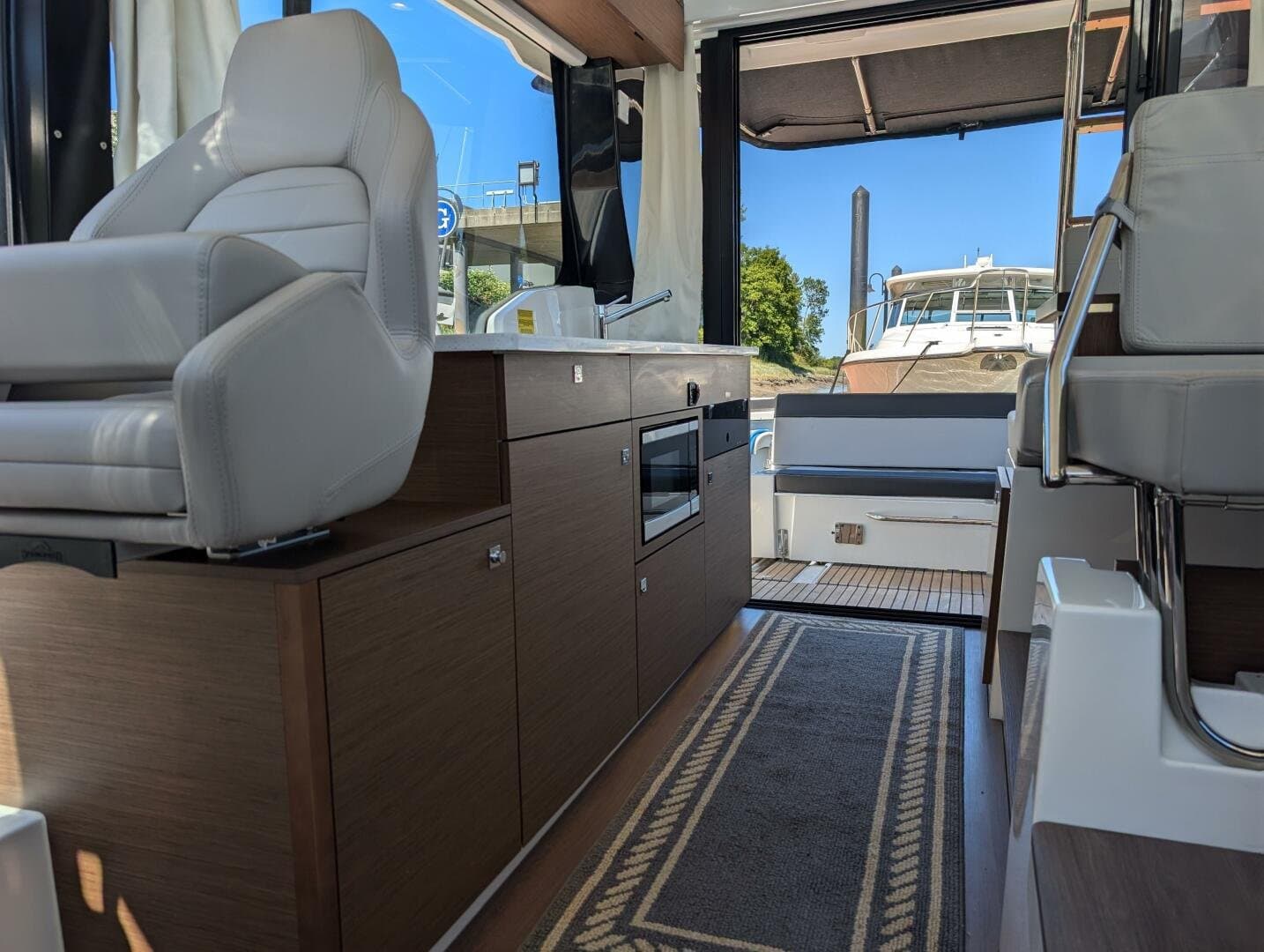 2023 Jeanneau NC 1095 FLY