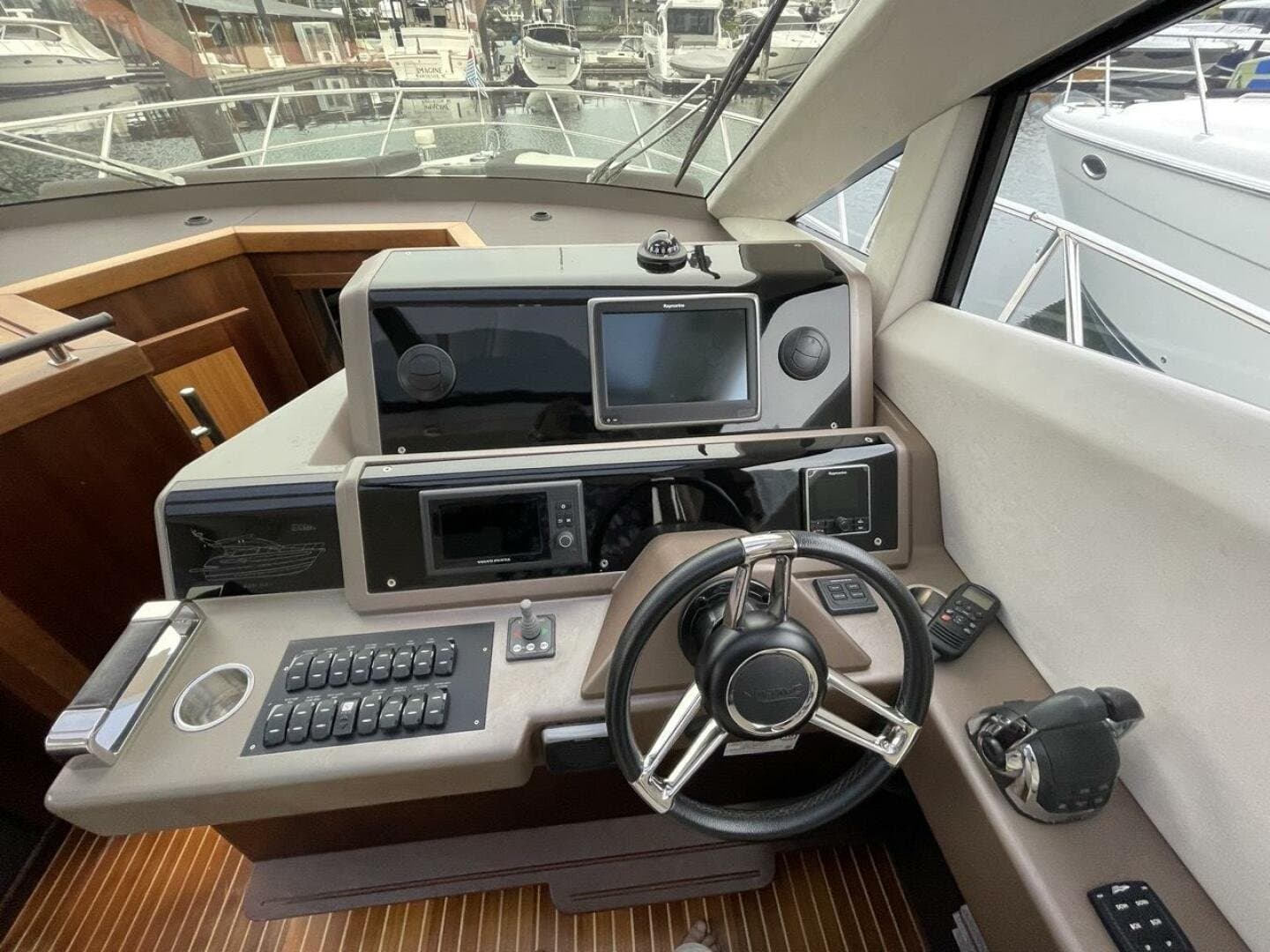 2017 Galeon 430 Skydeck