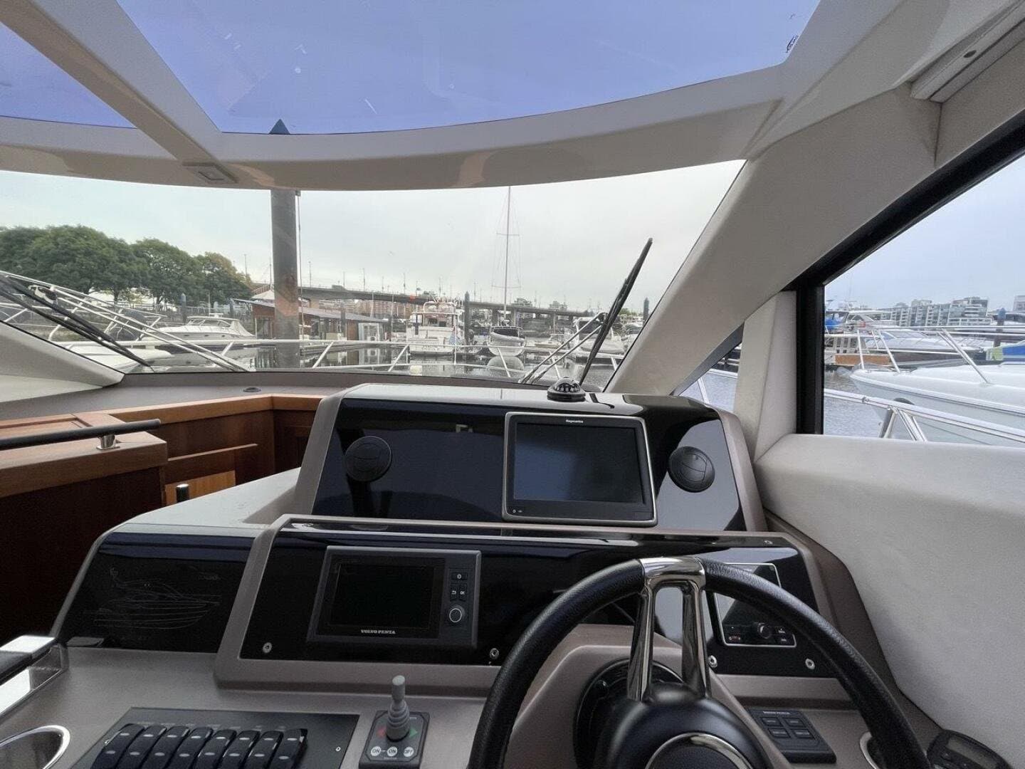 2017 Galeon 430 Skydeck