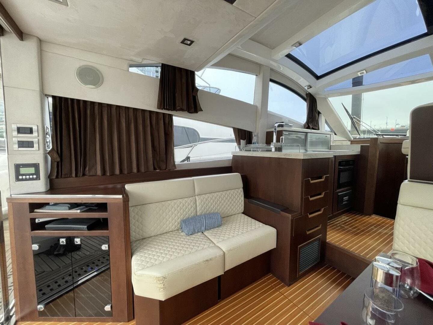 2017 Galeon 430 Skydeck
