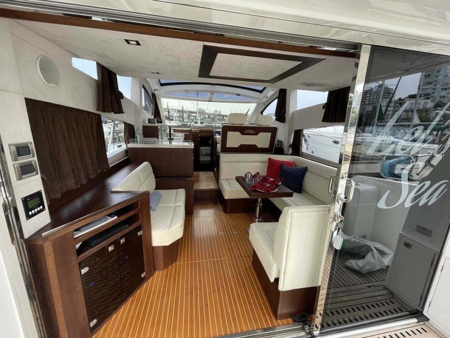 2017 Galeon 430 Skydeck