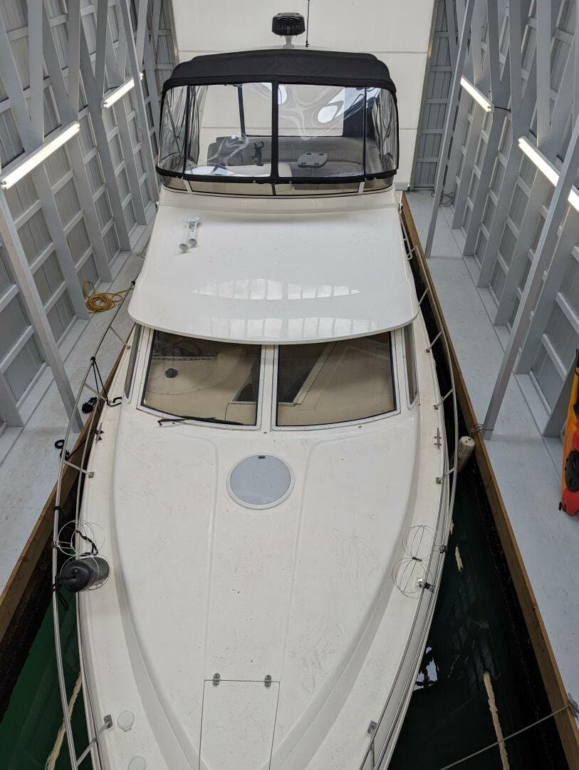 1999 Cruisers Yachts 3585 Flybridge