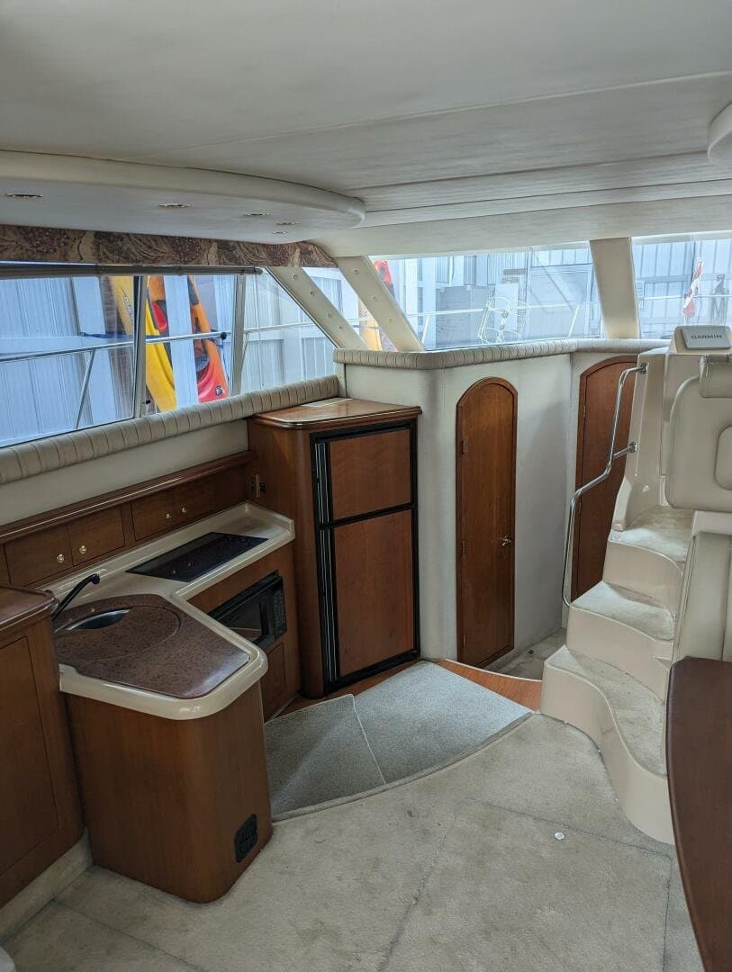 1999 Cruisers Yachts 3585 Flybridge