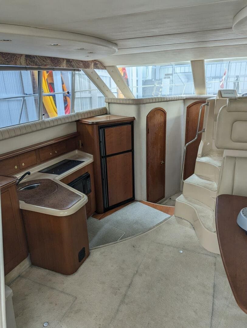 1999 Cruisers Yachts 3585 Flybridge