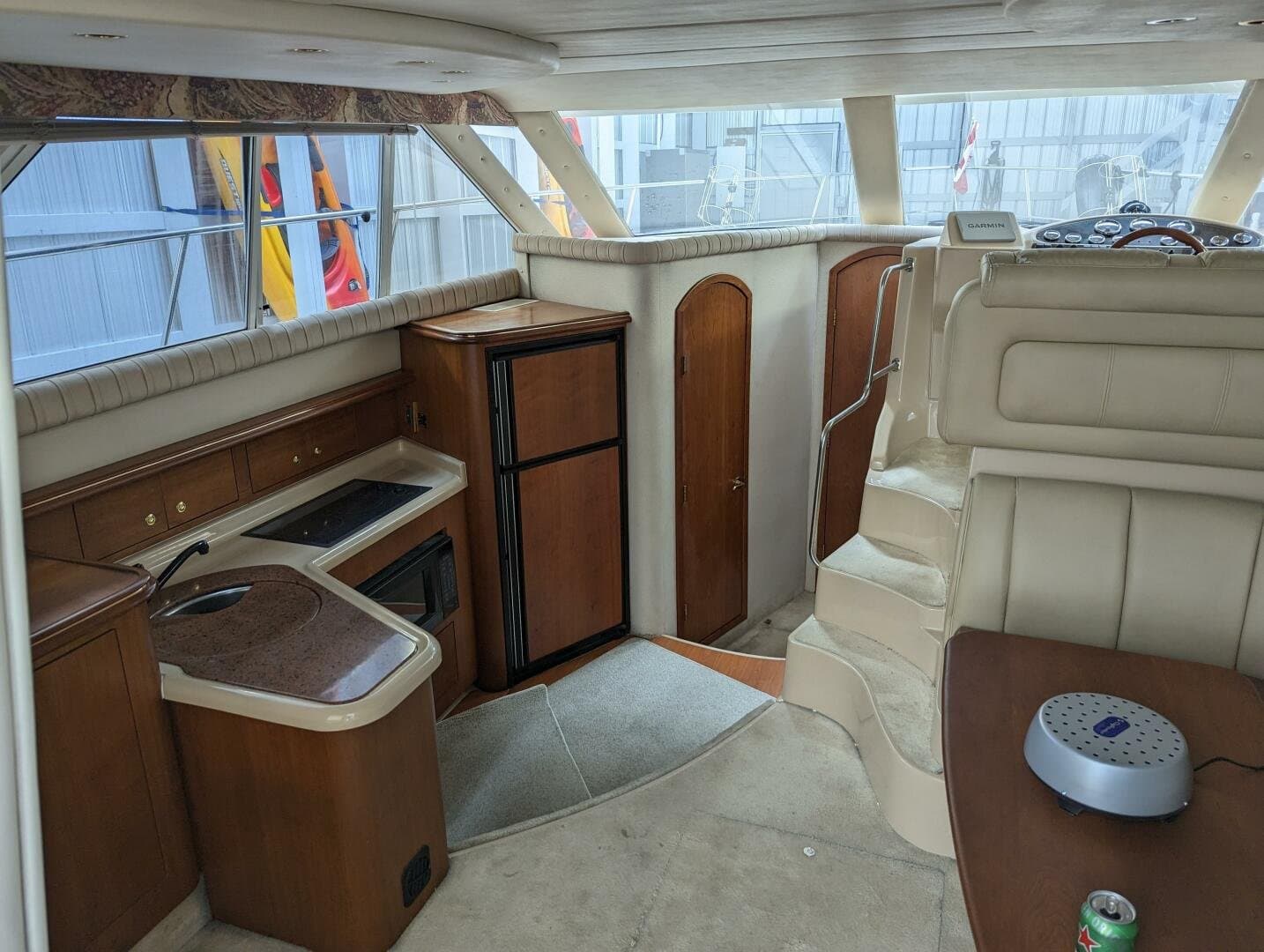 1999 Cruisers Yachts 3585 Flybridge