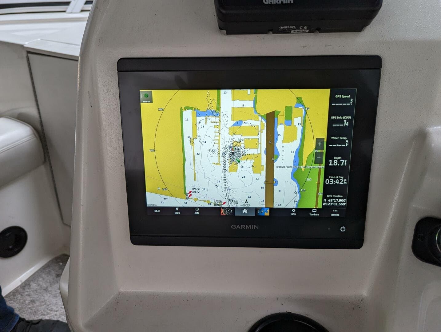 1999 Cruisers Yachts 3585 Flybridge