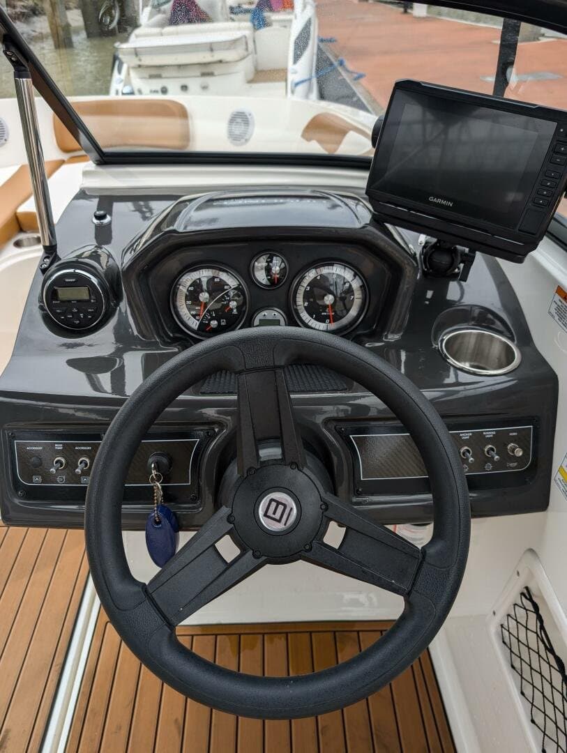 2019 Bayliner VR5