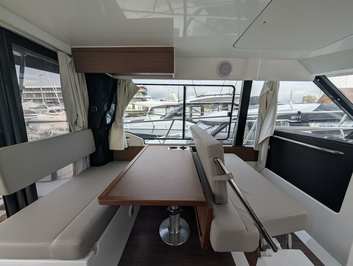 2023 Jeanneau NC 1095 FLY