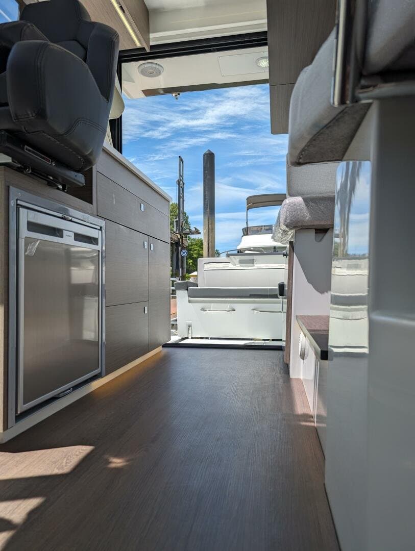 2026 Jeanneau NC 895 S2