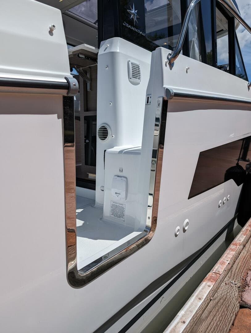 2026 Jeanneau NC 895 S2