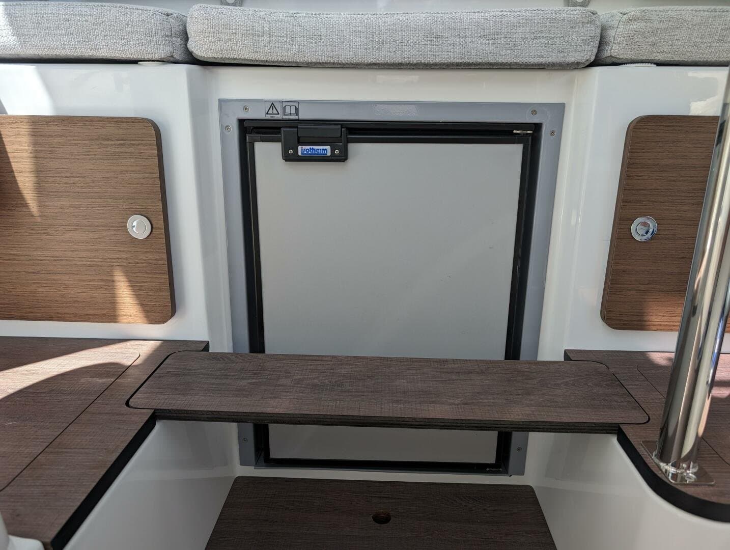 2024 Jeanneau NC 795 Sport S2