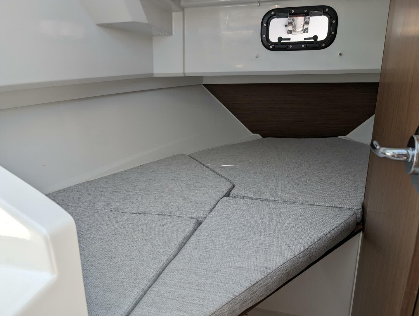 2024 Jeanneau NC 795 Sport S2