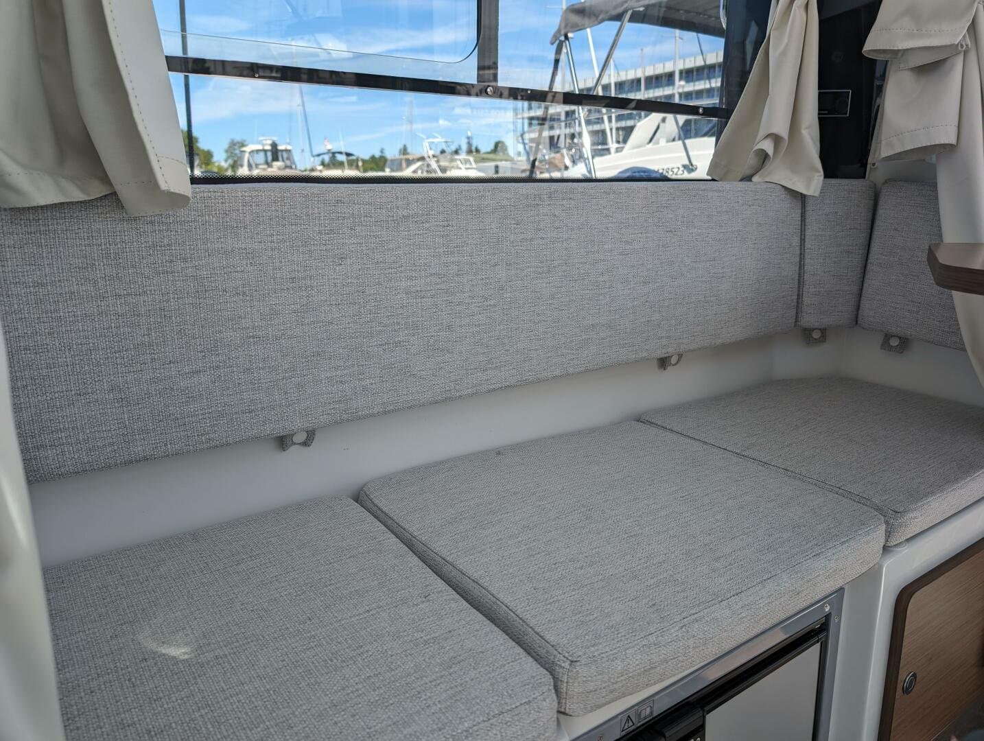 2024 Jeanneau NC 795 Sport S2