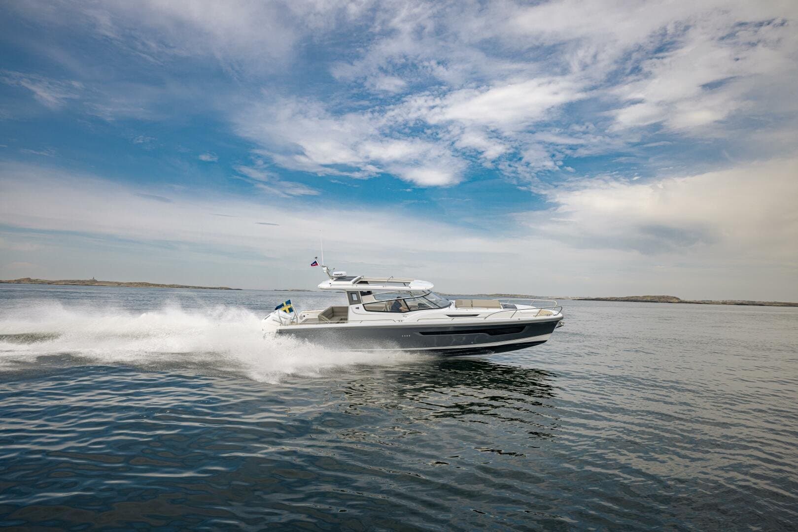 2026 Nimbus Weekender 11