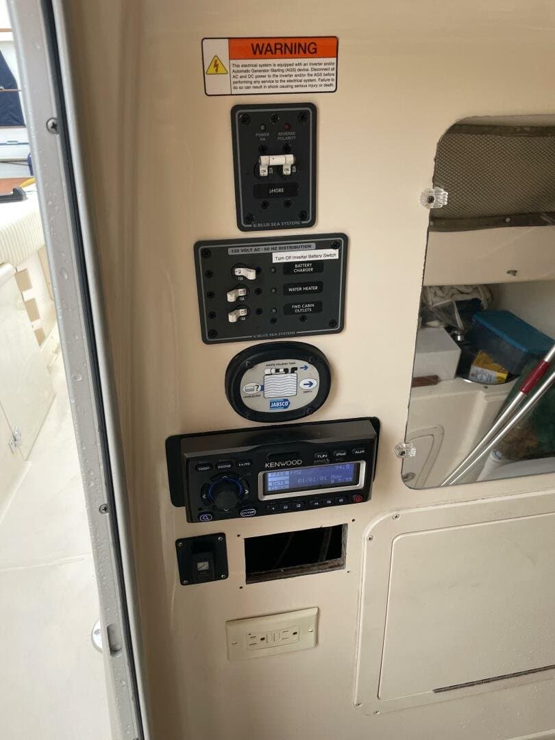 2006 Grady-White 306 Bimini