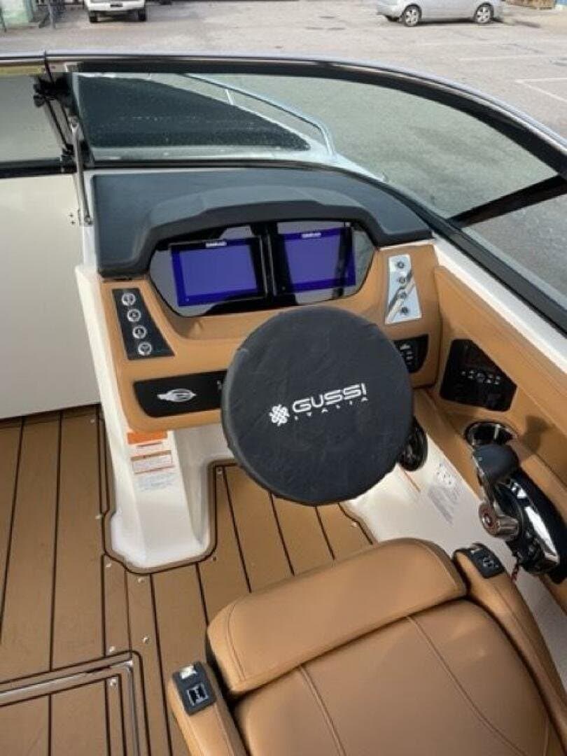 2023 Chaparral 250 OSX