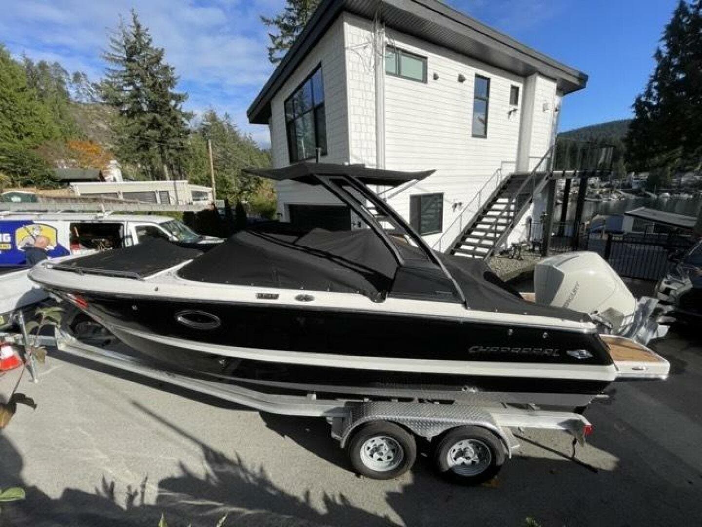 2023 Chaparral 250 OSX