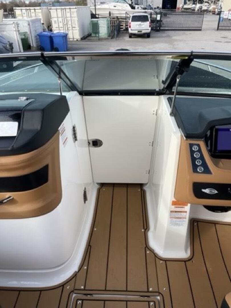 2023 Chaparral 250 OSX