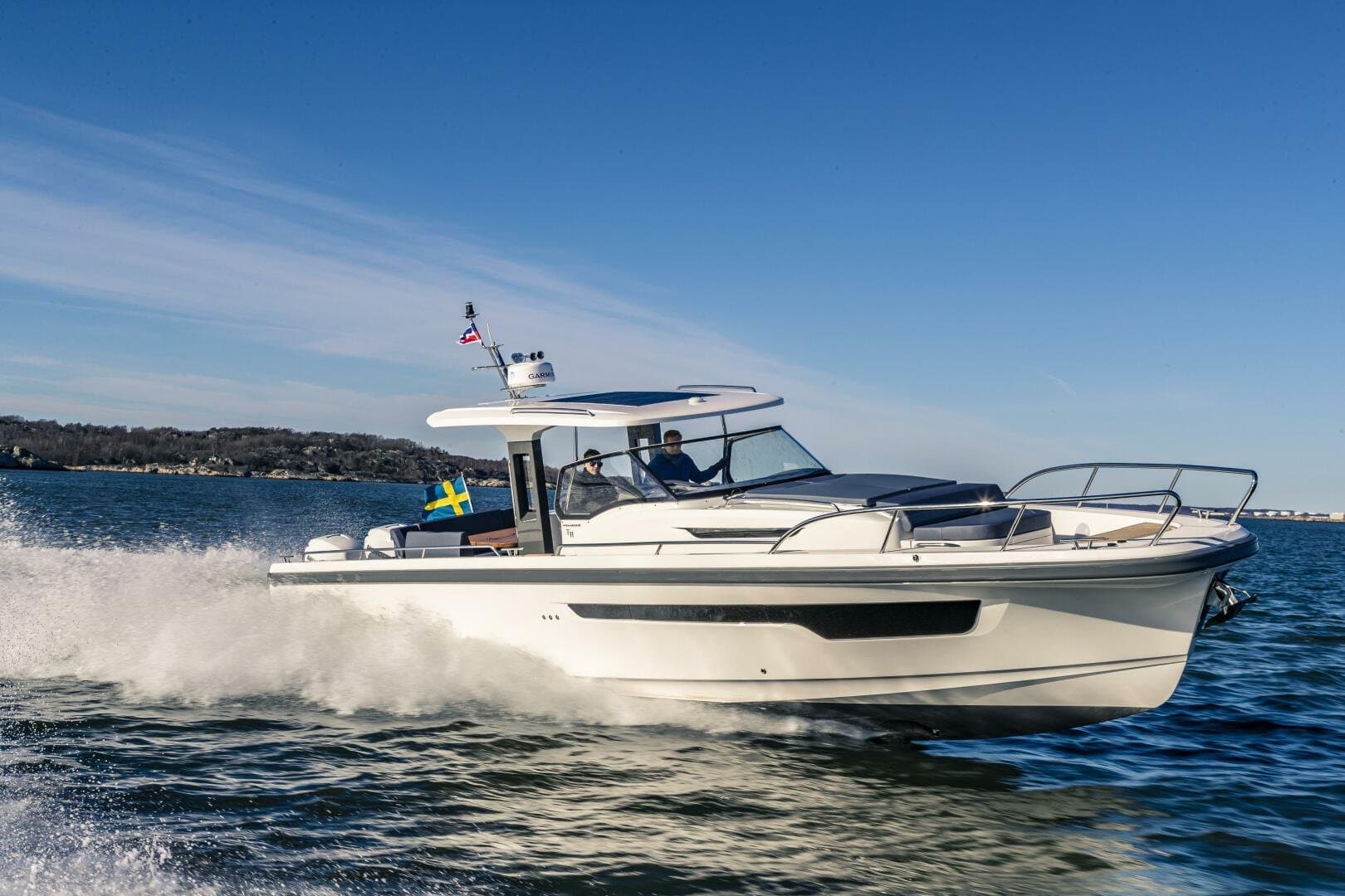 2026 Nimbus Tender 11