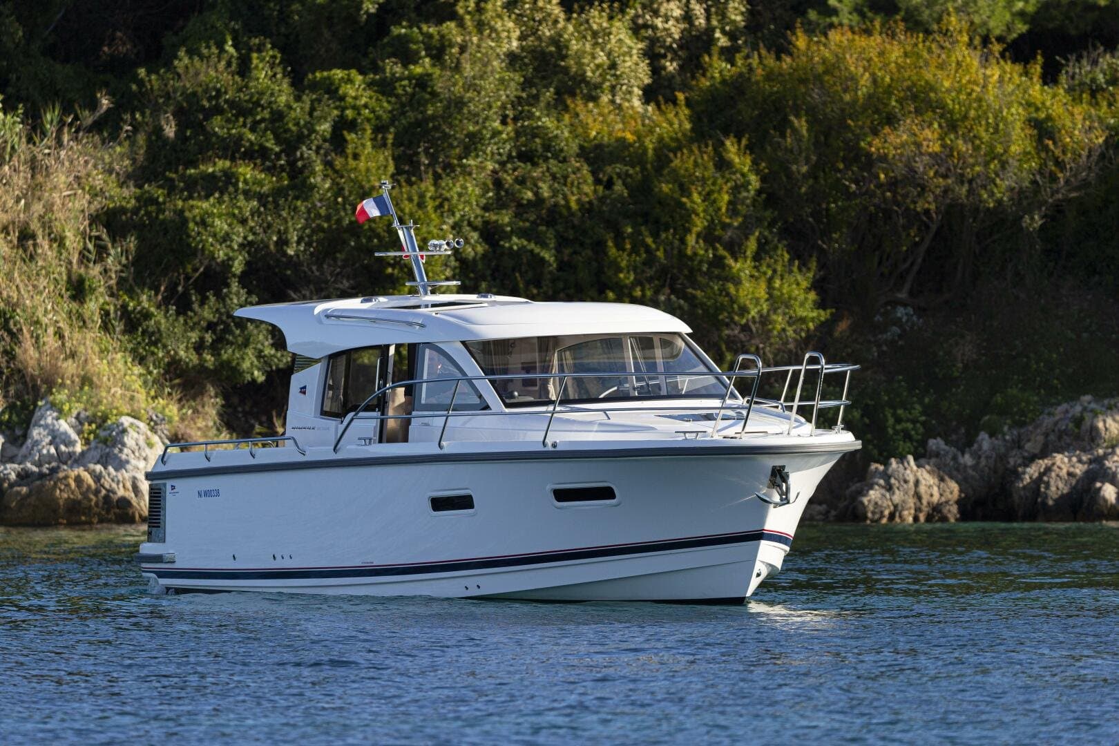 2026 Nimbus 305 Coupe